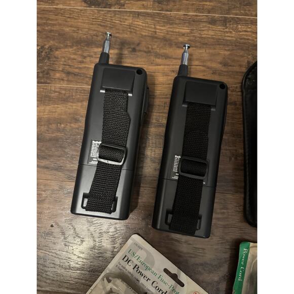 Lot of 2 Radio Shack TRC-235 Walkie Talkie CB Citizens Band Transceiver 3 Ch. - Picture 6 of 7